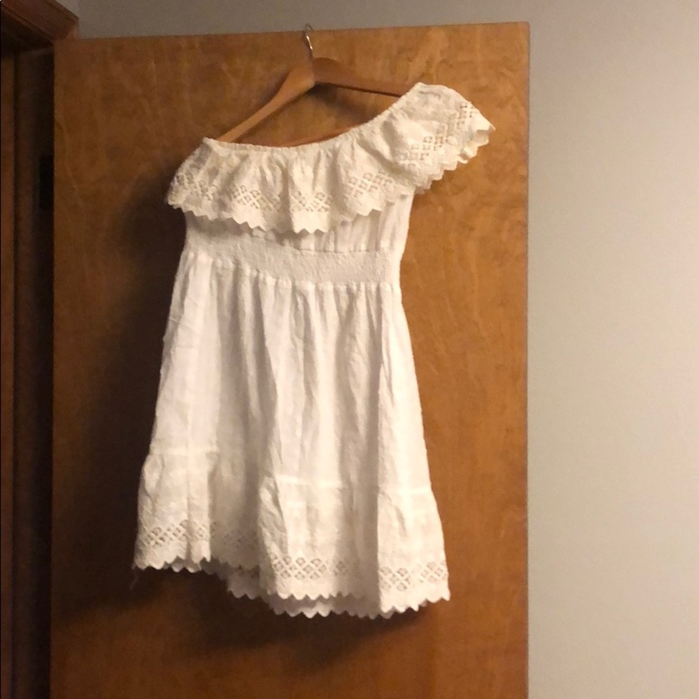 Short white dress